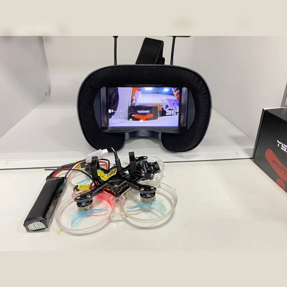 FPV Goggles 008D 5.8G 40CH 4.3 - Drone Racing Goggles のレビューと価格